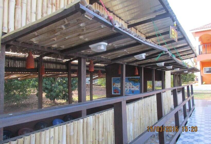 پانسیون Jamaica Inn Guest House