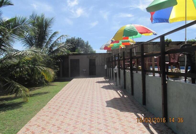 پانسیون Jamaica Inn Guest House