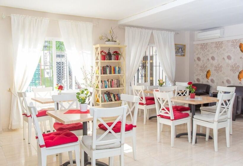 簡易ホテル Marbella