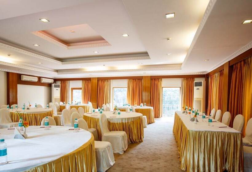 ホテル Aguada Anchorage   The Villa Resort, Candolim