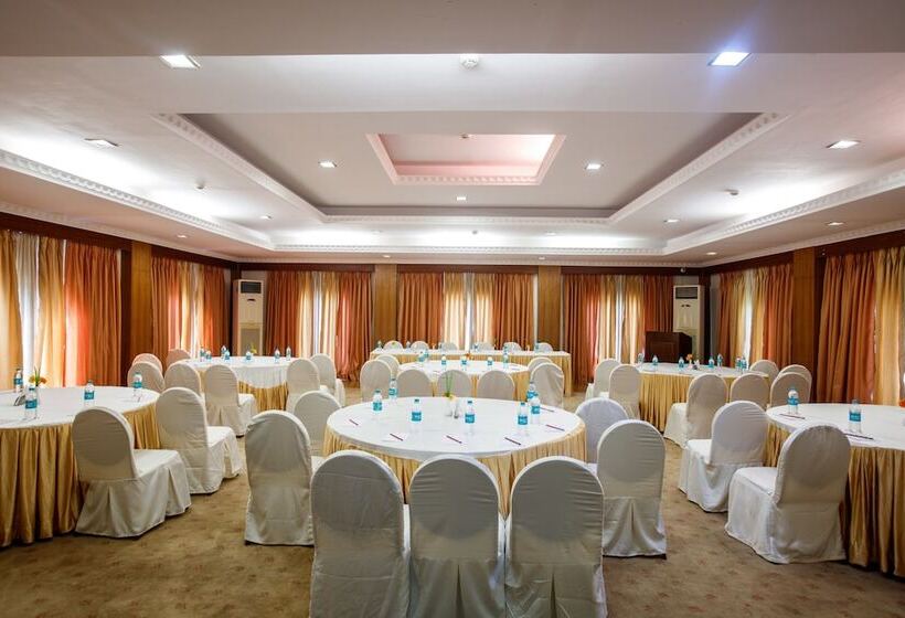 ホテル Aguada Anchorage   The Villa Resort, Candolim