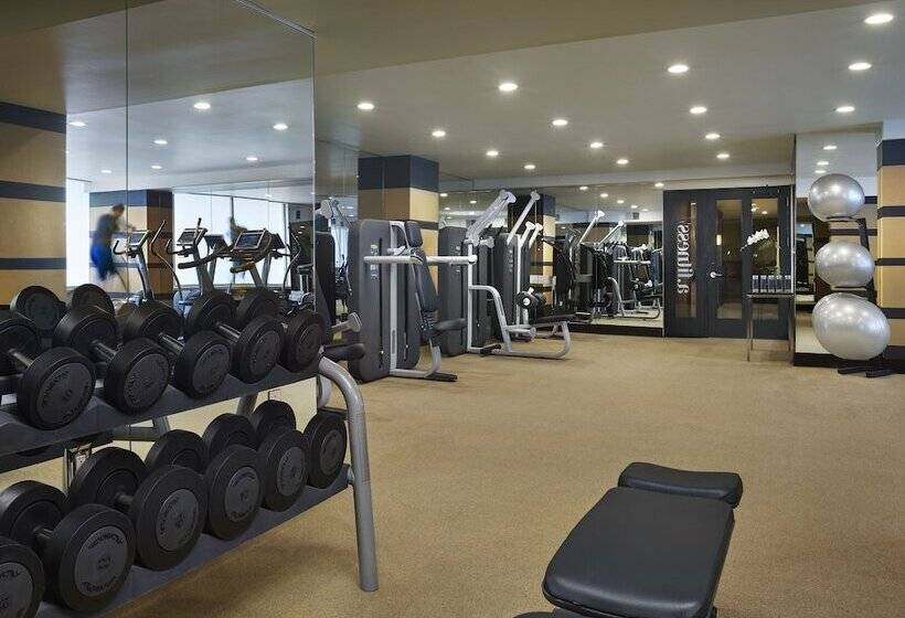 Отель Aka White House