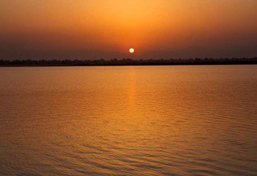 호텔 Al Hamra Village Town House