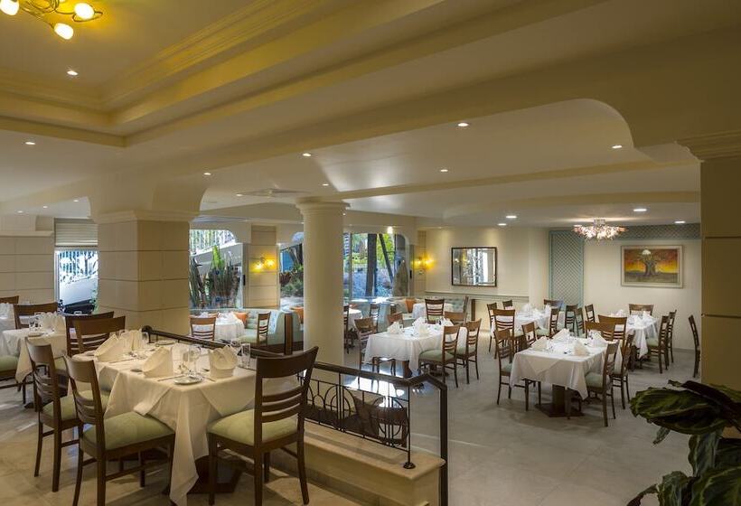 Aquamare Beach Hotel & Spa