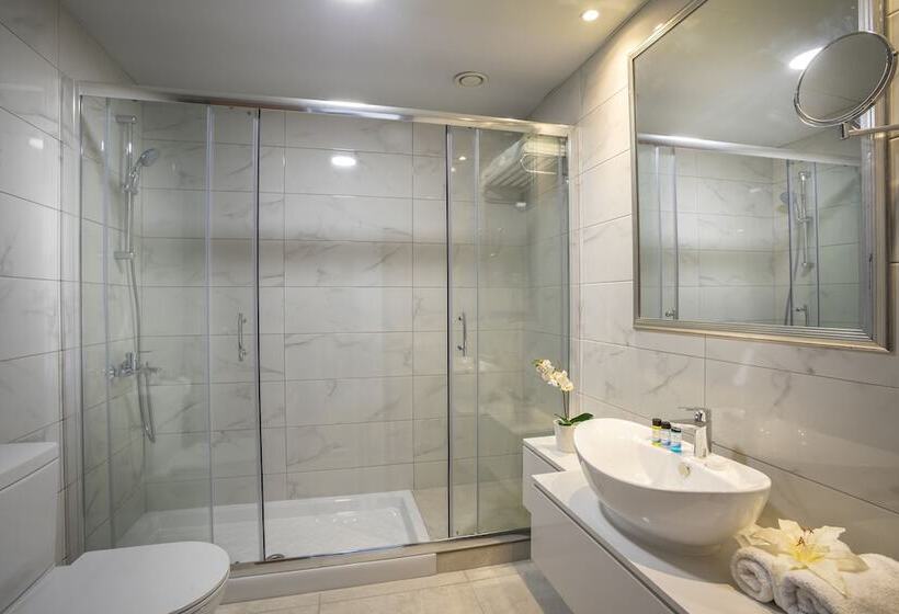 Aquamare Beach Hotel & Spa