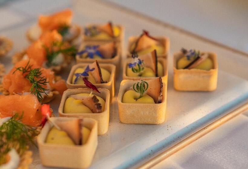 ホテル Athina Luxury Suites