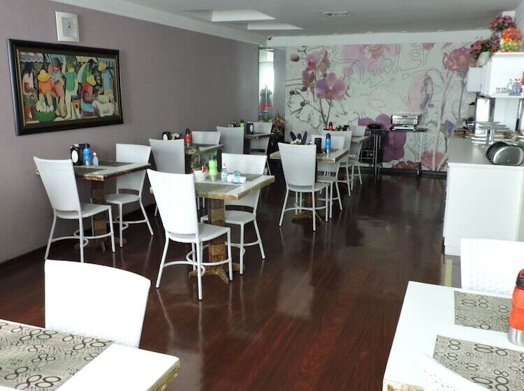 Отель Aton Plaza