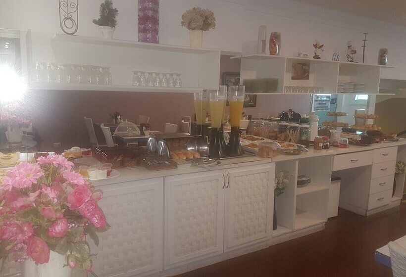 Отель Aton Plaza