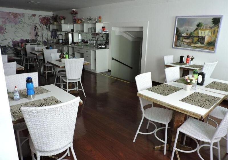 Отель Aton Plaza