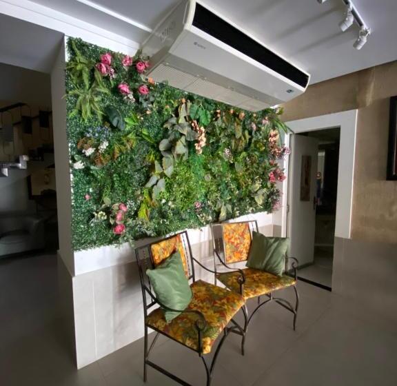 Отель Aton Plaza