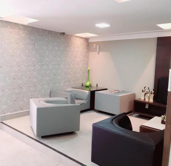 Отель Aton Plaza