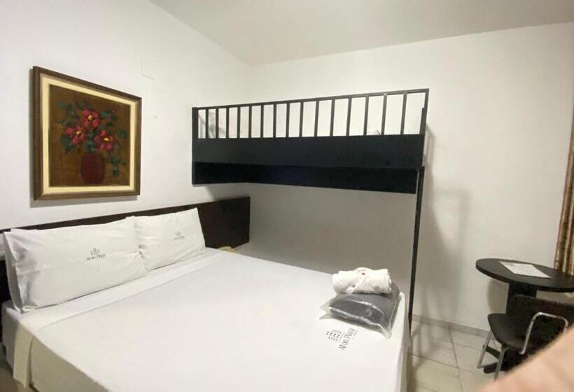 Отель Aton Plaza