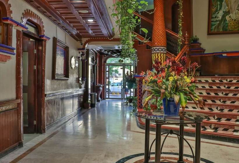 فندق Baez Carrizal