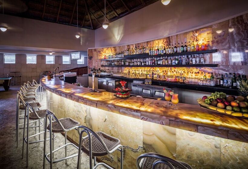 בית מלון כפרי Bluebay Grand Esmeralda - All Inclusive