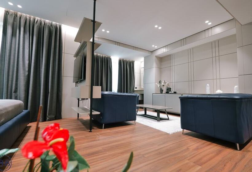 ホテル Butrinti & Spa