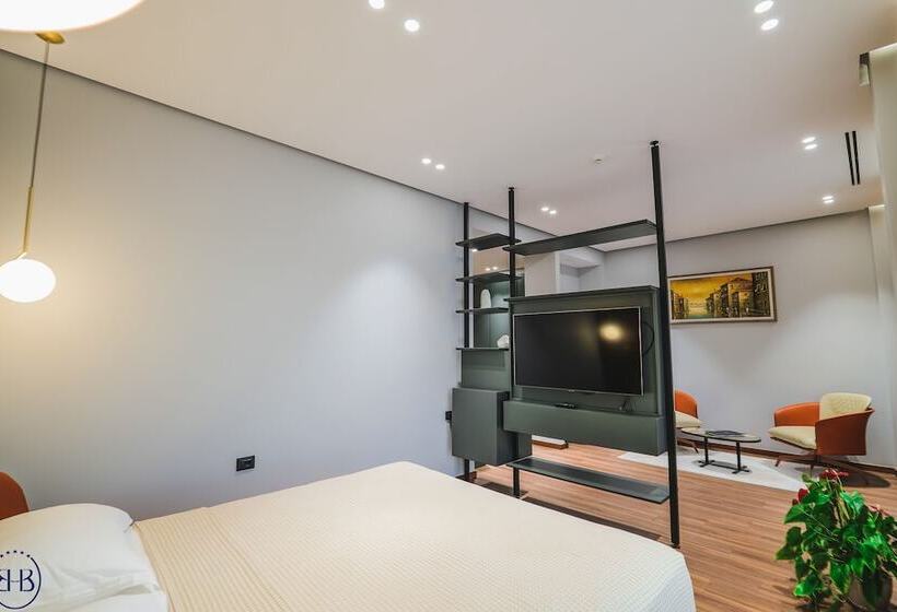 ホテル Butrinti & Spa