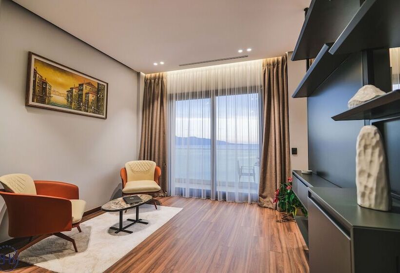 ホテル Butrinti & Spa