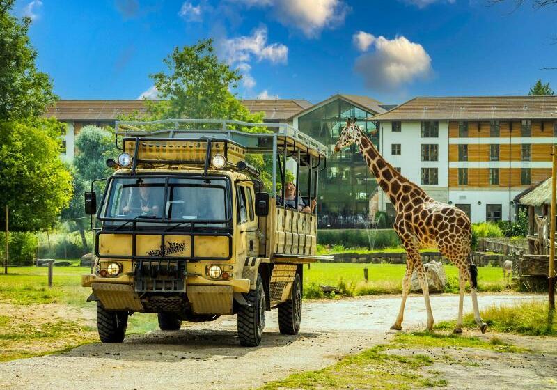 Отель Chessington