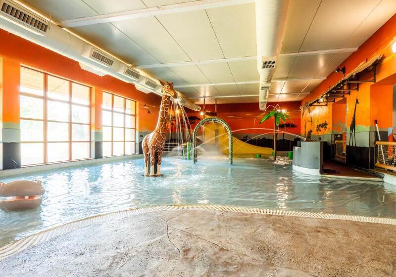 Отель Chessington