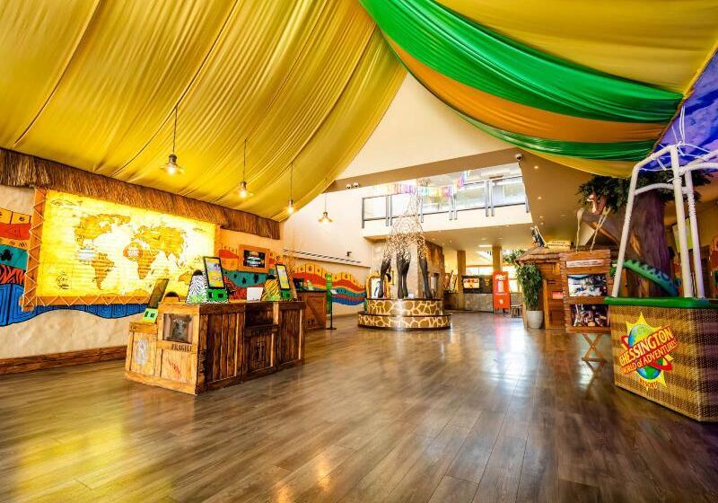 Отель Chessington