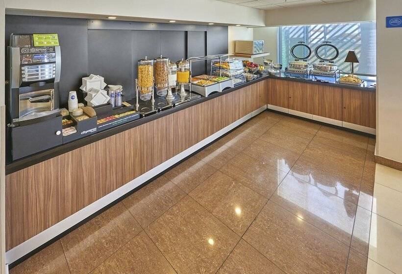 בית מלון כפרי City Express By Marriott Hermosillo