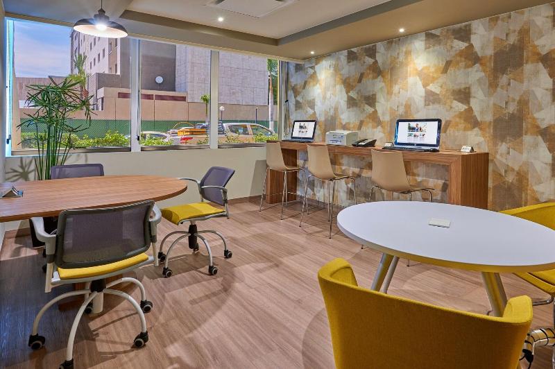 בית מלון כפרי City Express By Marriott Hermosillo