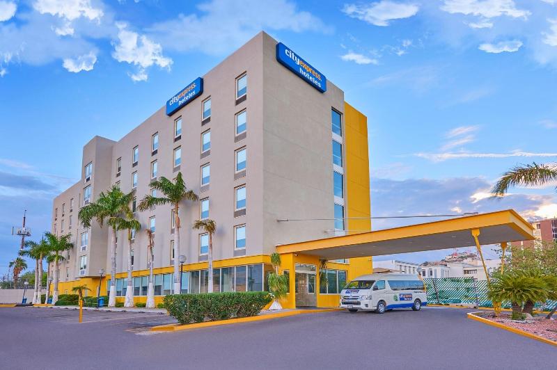 בית מלון כפרי City Express By Marriott Hermosillo