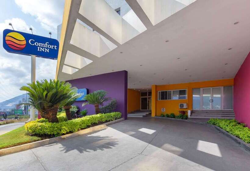 ホテル Comfort Inn Monterrey Valle
