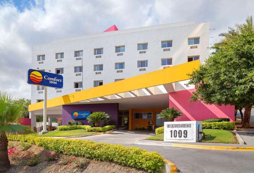 ホテル Comfort Inn Monterrey Valle