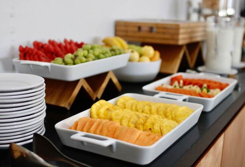 בית מלון כפרי Comfort Inn Monterrey Valle