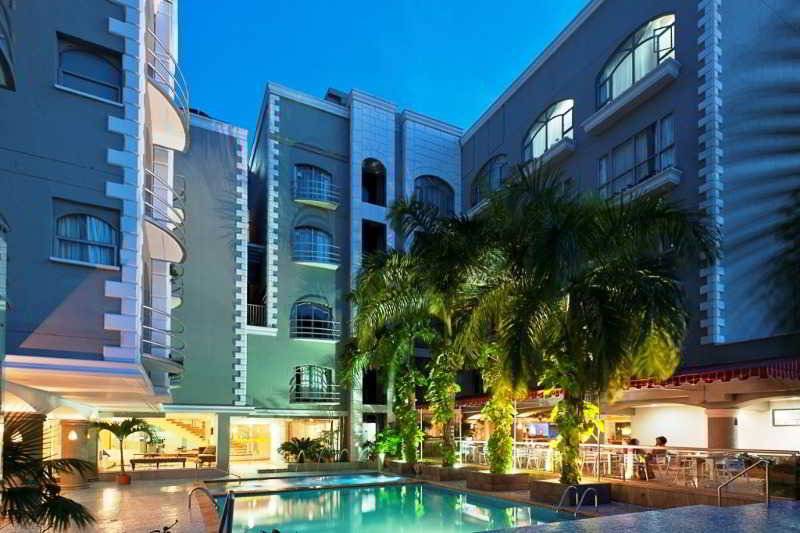 هتل Country International