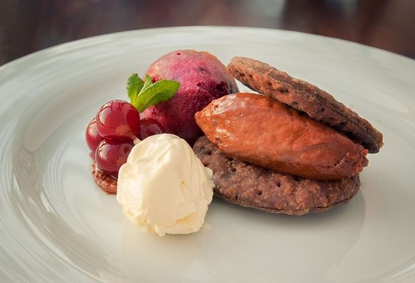 فندق Dalhousie Castle