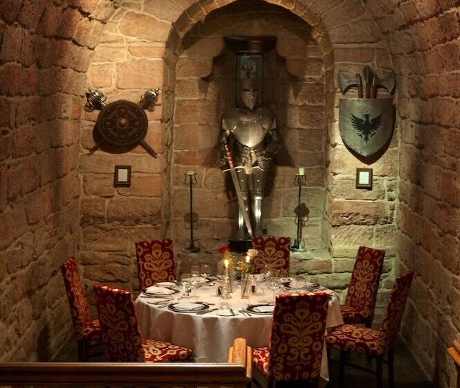 فندق Dalhousie Castle