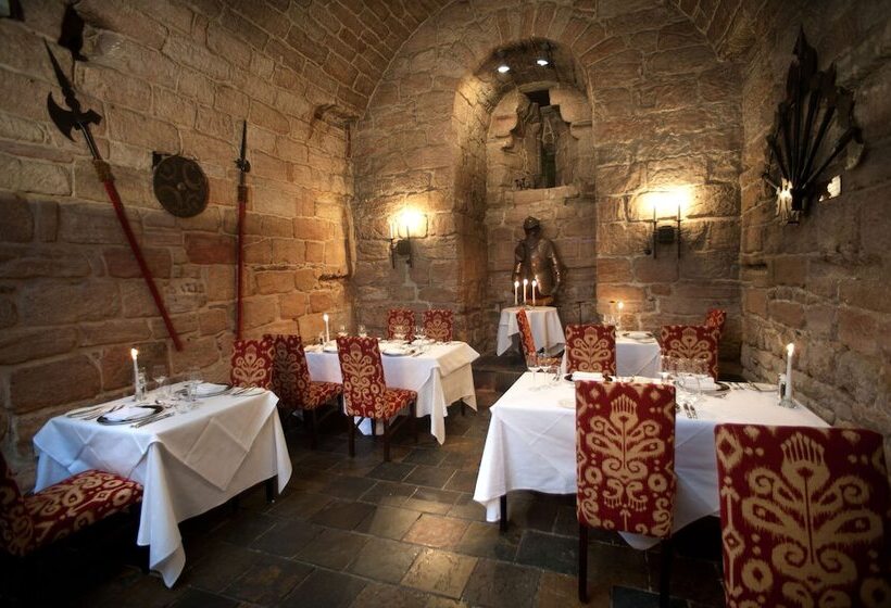 فندق Dalhousie Castle