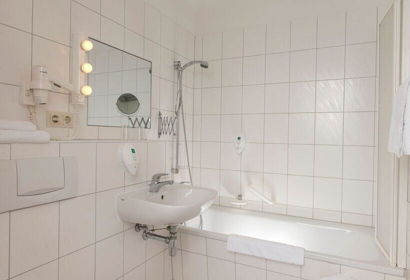 ホテル Days Inn By Wyndham Leipzig City Centre