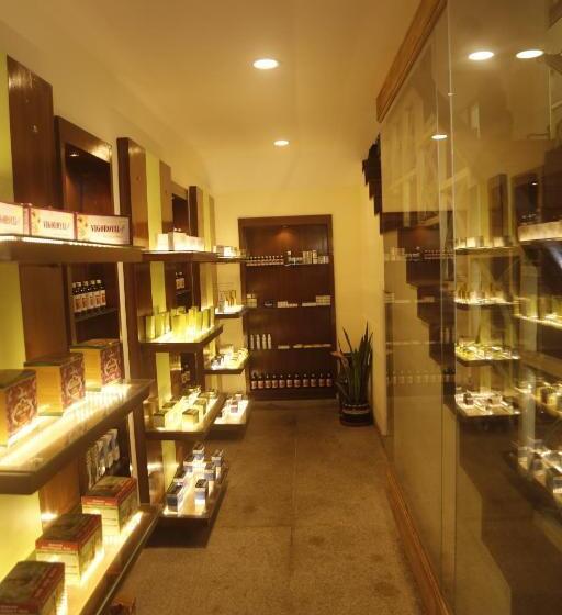 هتل Mercure Goa Devaaya Resort