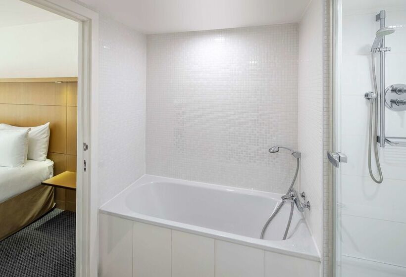 בית מלון כפרי Doubletree By Hilton  Manchester  Piccadilly