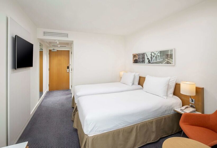 בית מלון כפרי Doubletree By Hilton  Manchester  Piccadilly