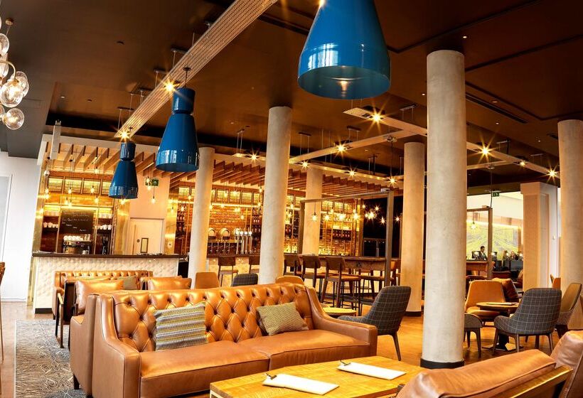 בית מלון כפרי Doubletree By Hilton  Manchester  Piccadilly