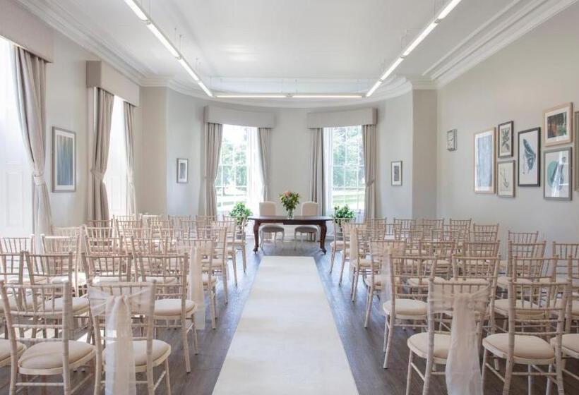 فندق Eastwood Hall