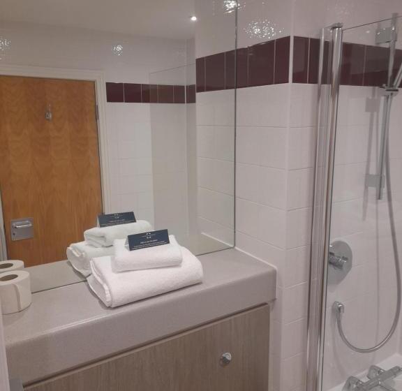 فندق Eastwood Hall