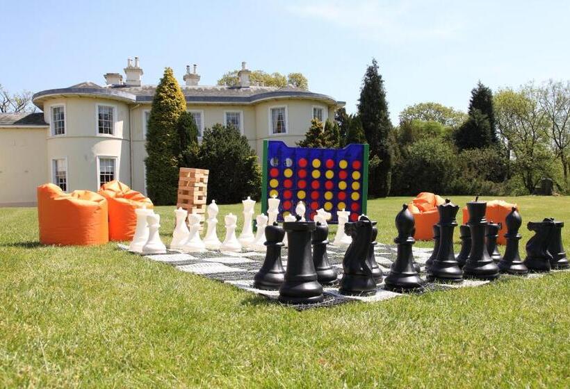 فندق Eastwood Hall