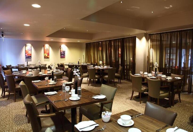 فندق Eastwood Hall