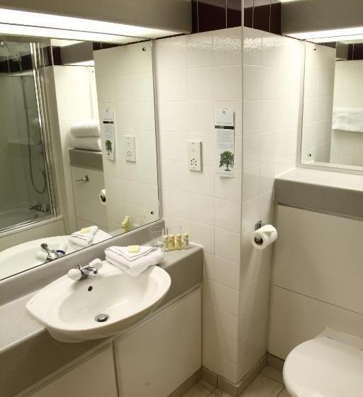 فندق Eastwood Hall