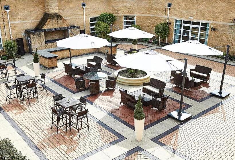 فندق Eastwood Hall