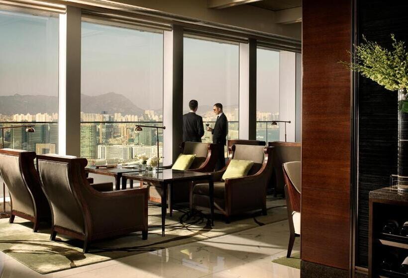 Four Seasons Hotel Hong Kong