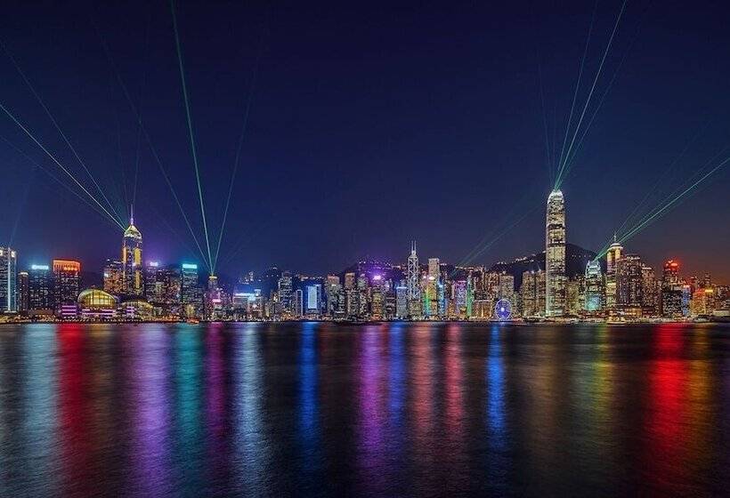 Four Seasons Hotel Hong Kong