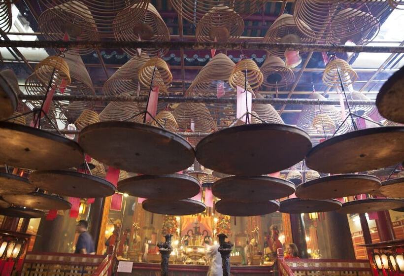 Four Seasons Hotel Hong Kong