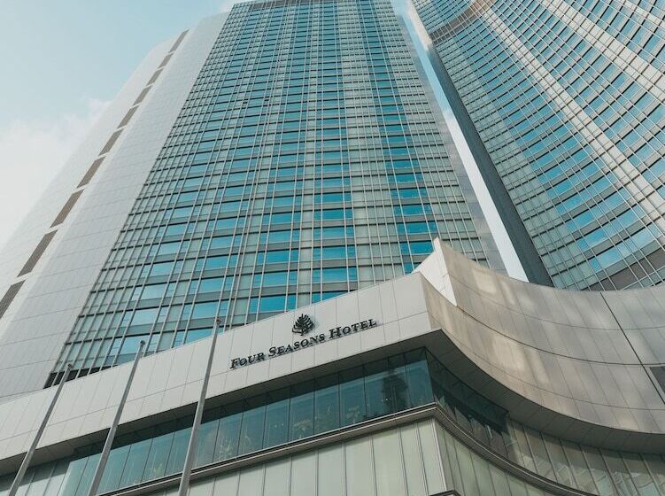 Four Seasons Hotel Hong Kong