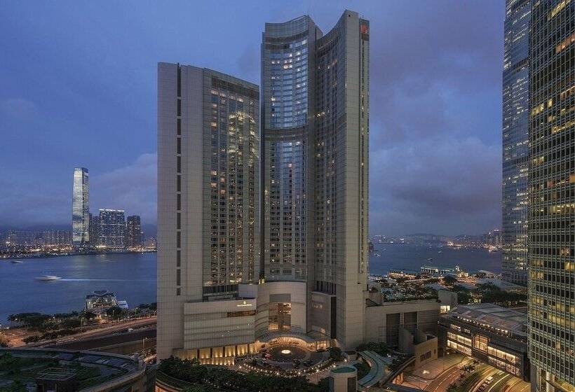 Four Seasons Hotel Hong Kong